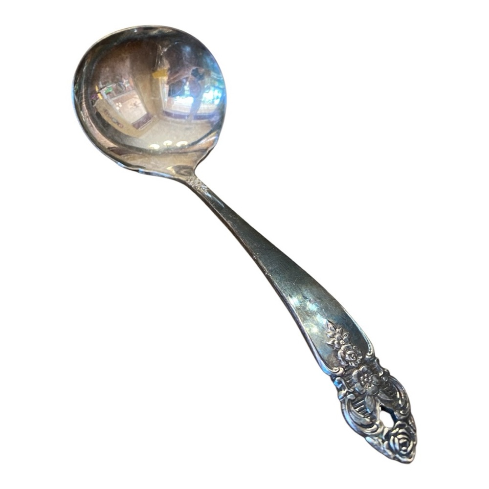 1951 Oneida Prestige Plate DISTINCTION Silverplate - Gravy Ladle
7 1/8"